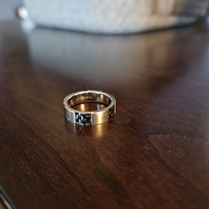 Havana Stainless Steel Carbon Fiber Ring size 6